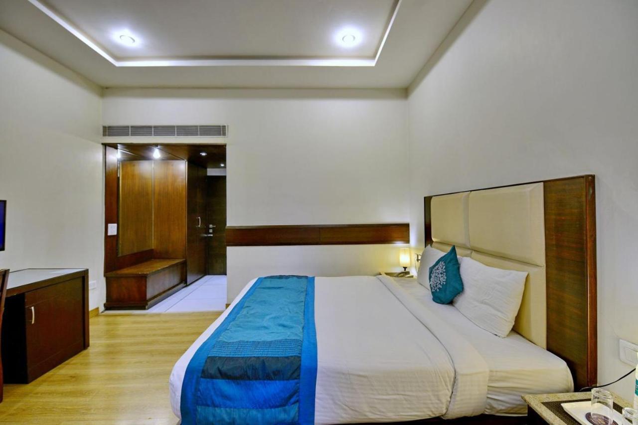Vivo Hotels Джаландхар Екстер'єр фото